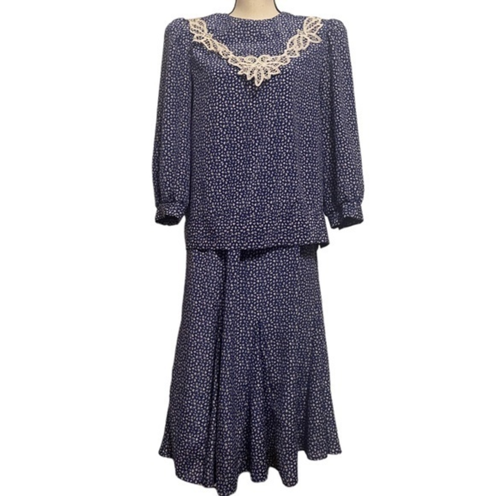 Vintage Blue and‎ White Lace Blouse and Skirt Set Sz M/L
